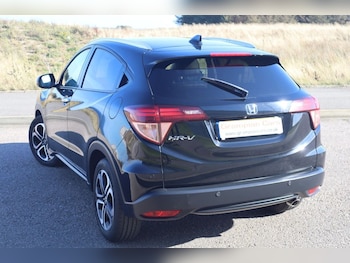Used Honda HR-V 2017 for sale - 76092875: Photo 4