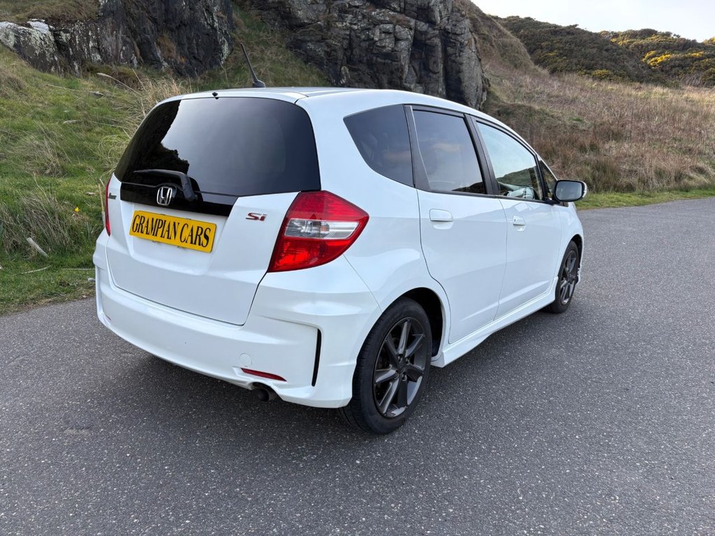 Used Honda Jazz 2014 for sale - 78117444: Photo 4