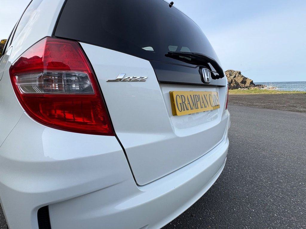 Used Honda Jazz 2014 for sale - 78117444: Photo 9