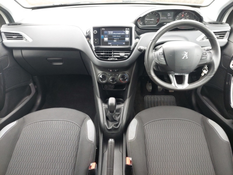 Used Peugeot 208 2016 for sale - 78094116: Photo 2