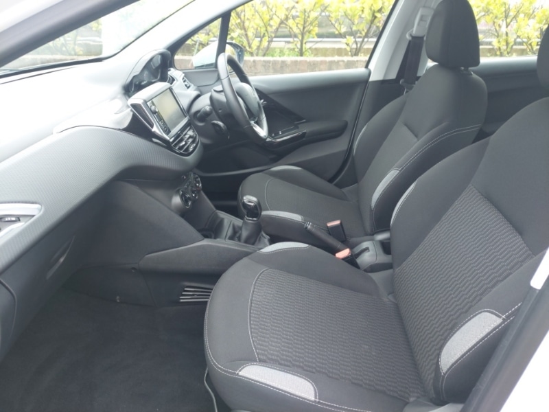 Used Peugeot 208 2016 for sale - 78094116: Photo 5