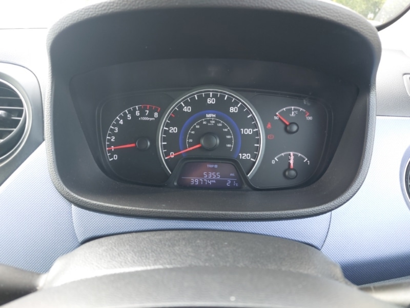 Used Hyundai i10 2015 for sale - 76055045: Photo 10
