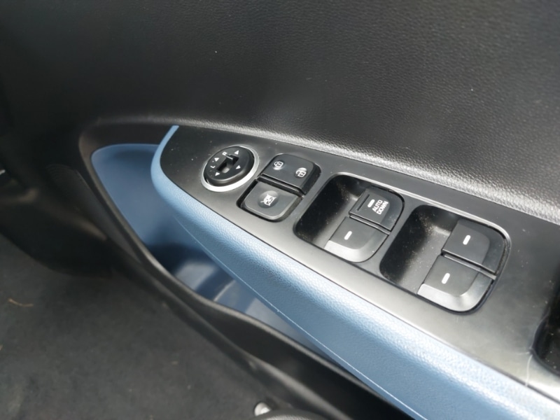 Used Hyundai i10 2015 for sale - 76055045: Photo 14