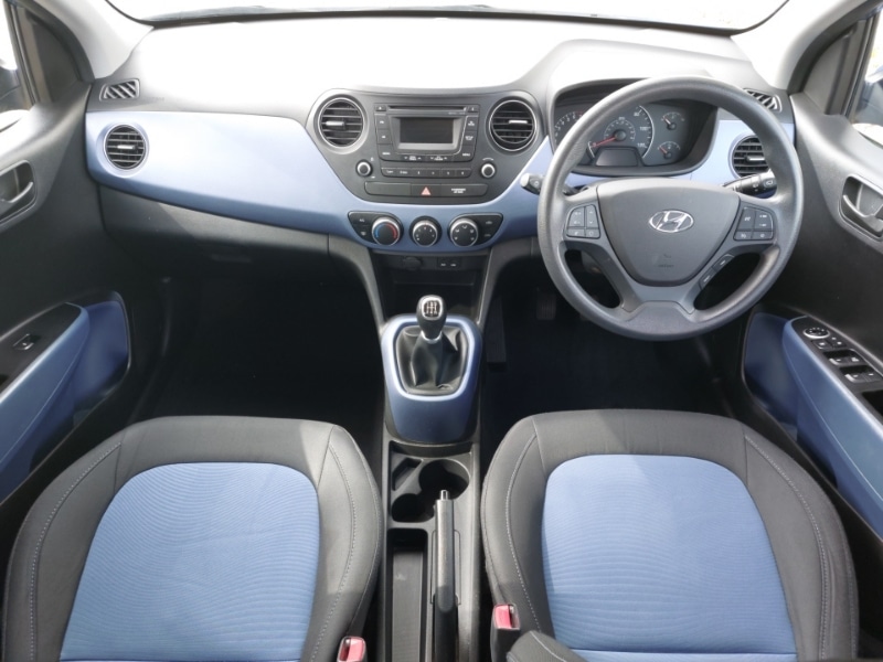 Used Hyundai i10 2015 for sale - 76055045: Photo 2