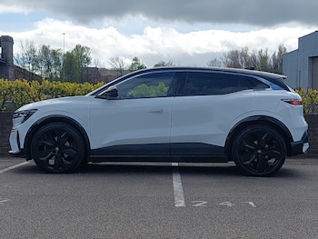 Used Renault Megane E Tech 2022 for sale - 78268901: Photo