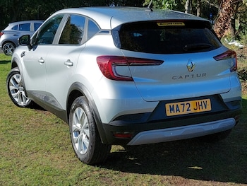 Used Renault Captur 2022 for sale - 76187846: Photo 3