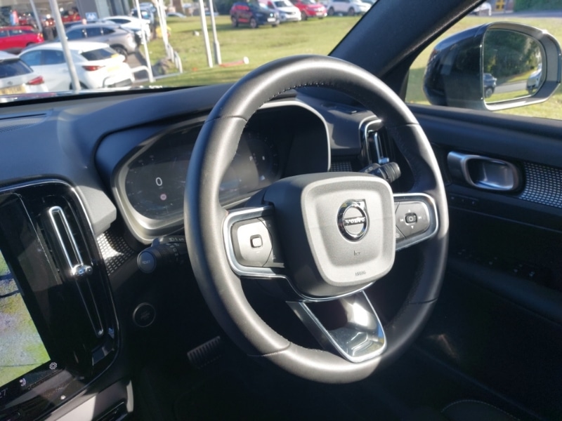 Used Volvo XC40 2023 for sale - 76053899: Photo 15
