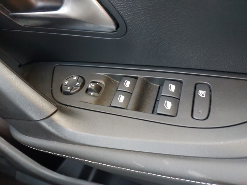 Used Peugeot 2008 2023 for sale - 77024595: Photo 13