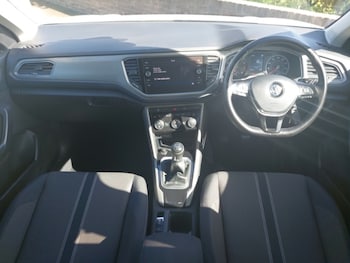 Used Volkswagen T-Roc 2020 for sale - 78567744: Photo