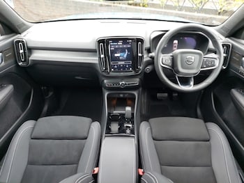 Used Volvo XC40 2023 for sale - 77776610: Photo
