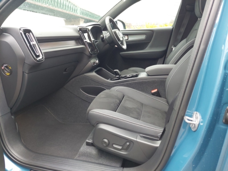 Used Volvo XC40 2023 for sale - 77776610: Photo 5