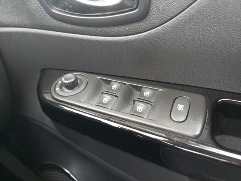 Used Renault Captur 2017 for sale - 76135264: Photo 13