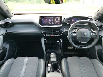 Used Peugeot 2008 2023 for sale - 74962757: Photo