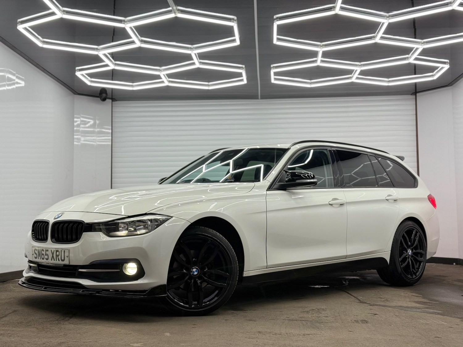 Used BMW 3 Series 2015 for sale - 77783015: Photo 2