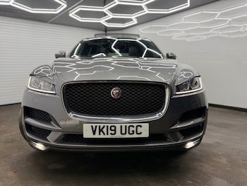 Used Jaguar F-Pace 2019 for sale - 78376722: Photo