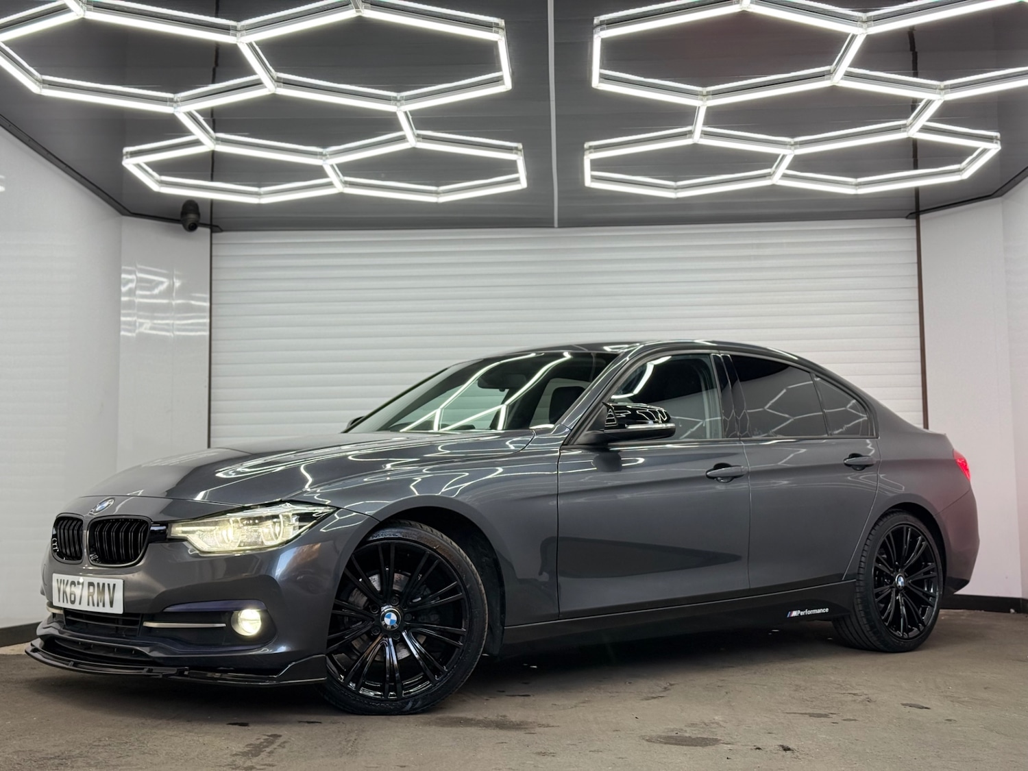 Used BMW 3 Series 2017 for sale - 77709212: Photo 2