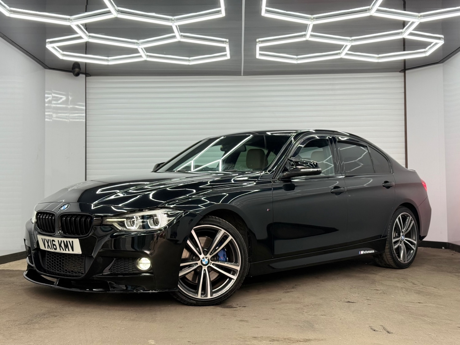 Used BMW 3 Series 2016 for sale - 77809935: Photo 2