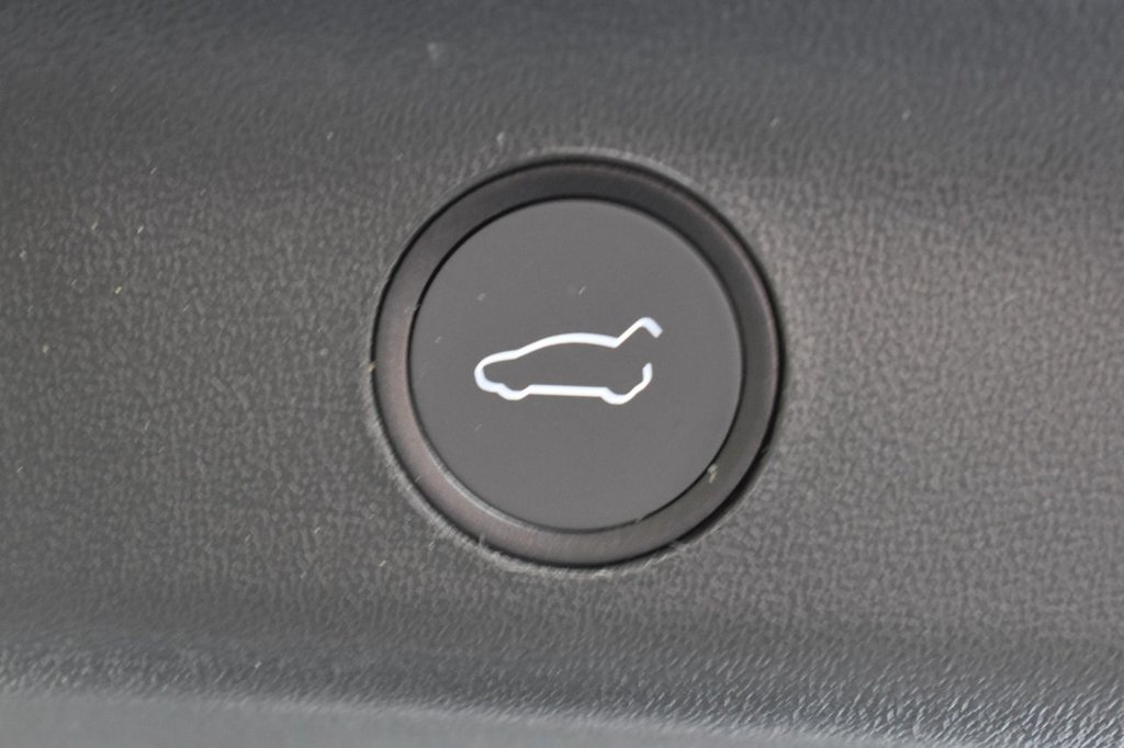 Used Tesla Model Y 2023 for sale - 76923441: Photo 17