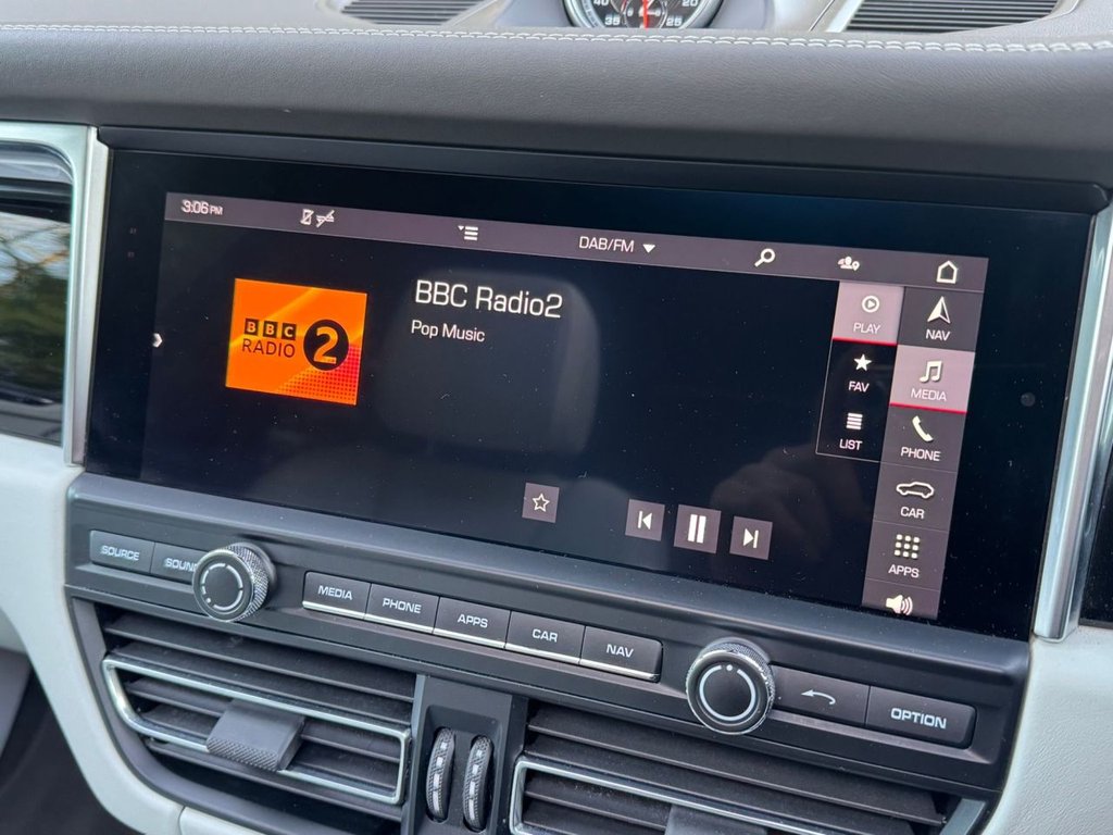 Used Porsche Macan 2019 for sale - 77133778: Photo 16