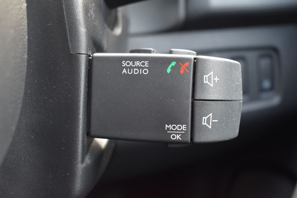 Used Renault Clio 2019 for sale - 77463481: Photo 13