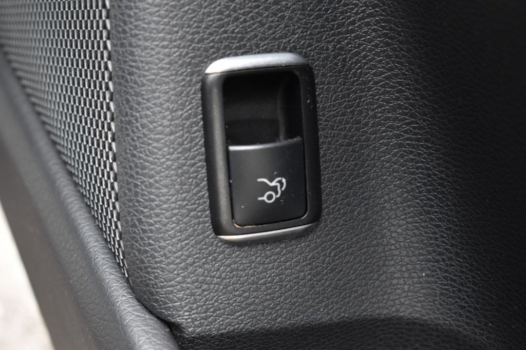 Used Mercedes-Benz CLA 2016 for sale - 76162950: Photo 50