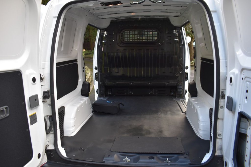 Used Nissan e-NV200 2018 for sale - 77027139: Photo 15