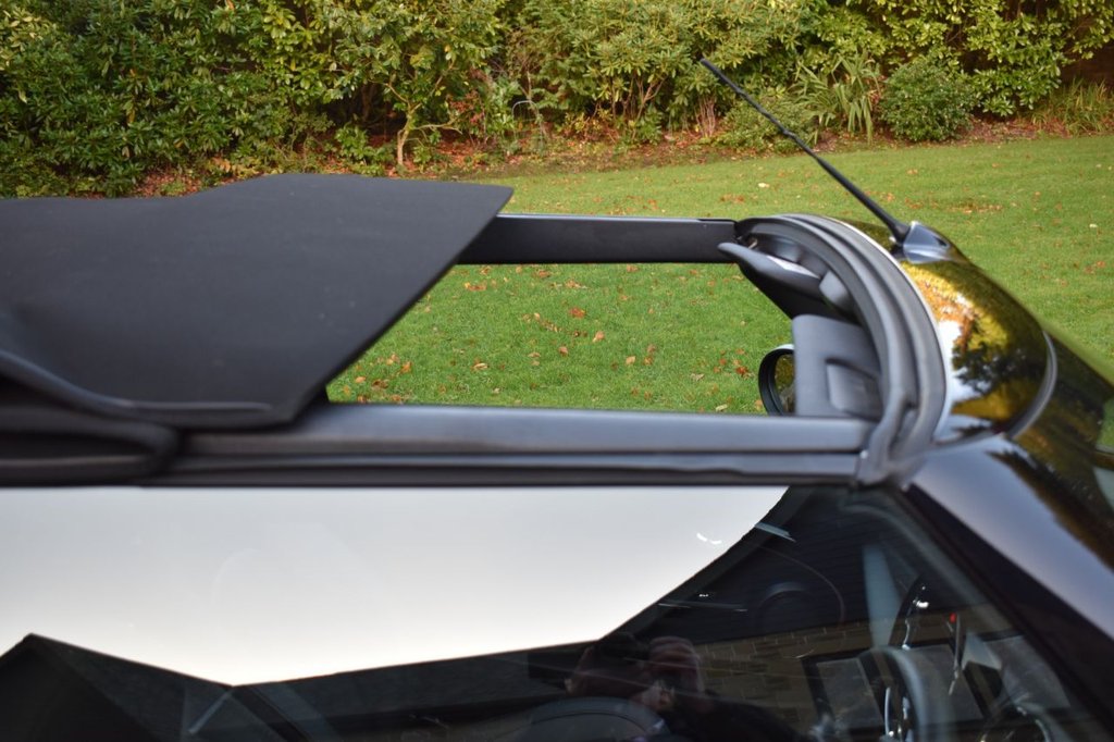 Used MINI Convertible 2022 for sale - 76417634: Photo 35