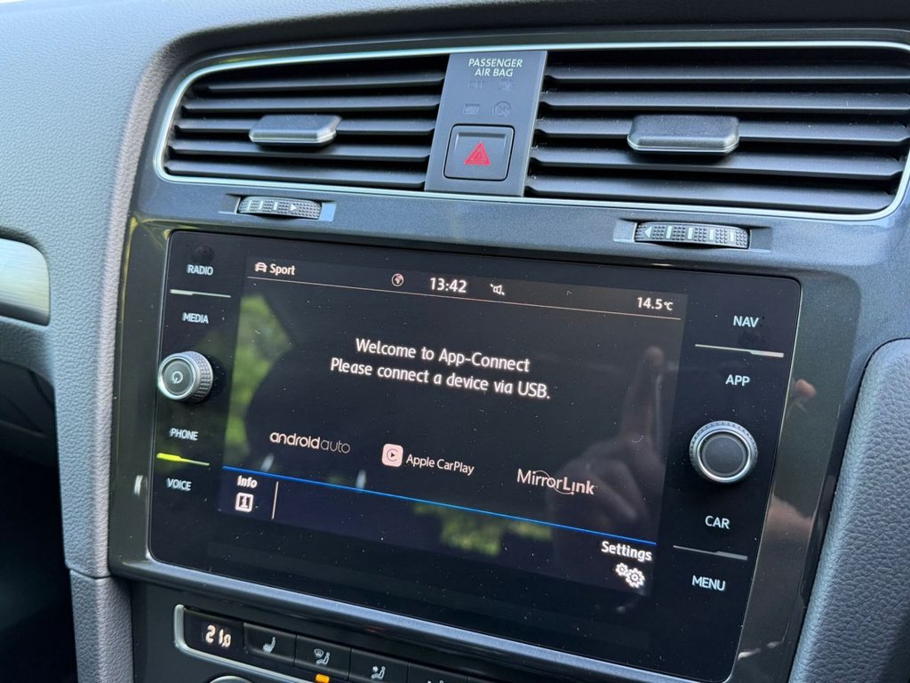 Used Volkswagen Golf 2020 for sale - 77936975: Photo 12