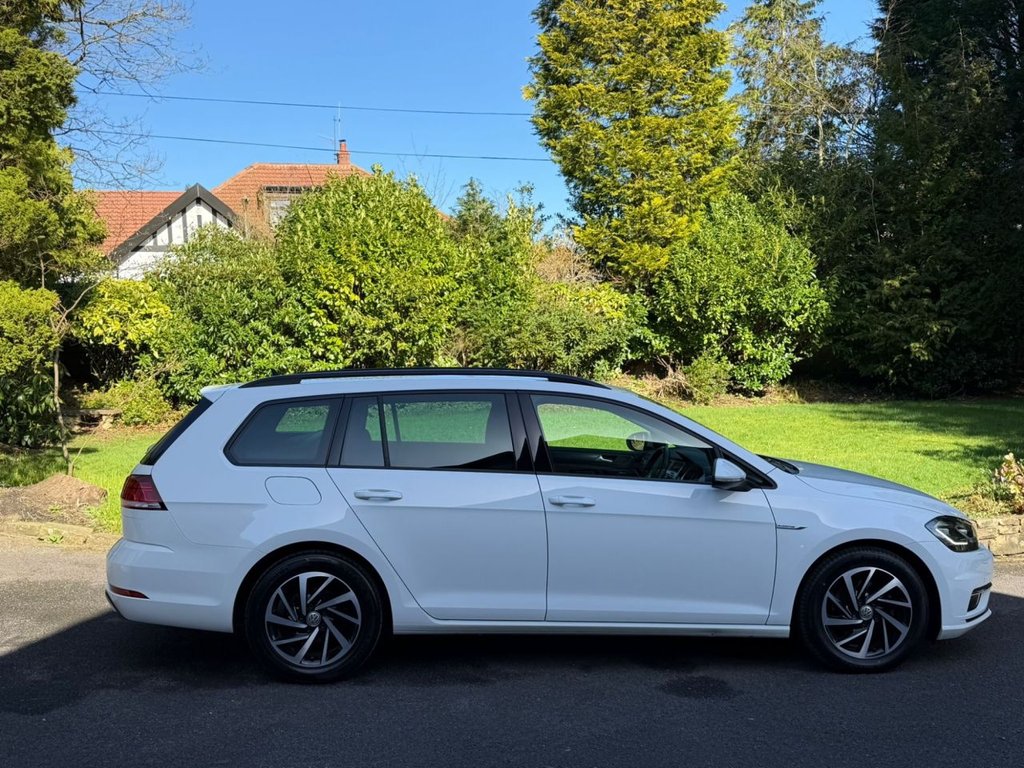 Used Volkswagen Golf 2020 for sale - 77936975: Photo 2