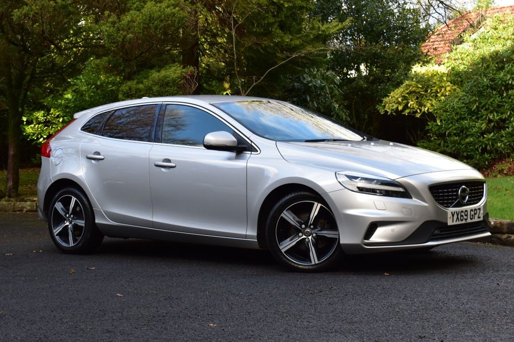 Used Volvo V40 2019 for sale - 76698249: Photo 1