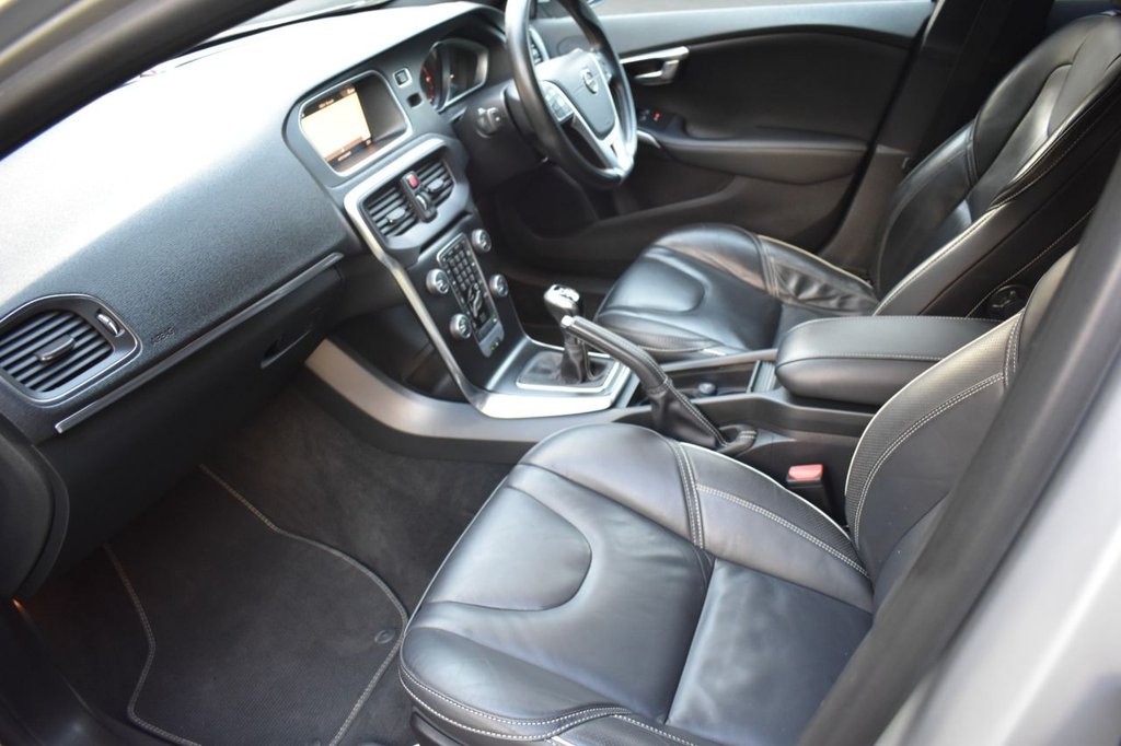 Used Volvo V40 2019 for sale - 76698249: Photo 10