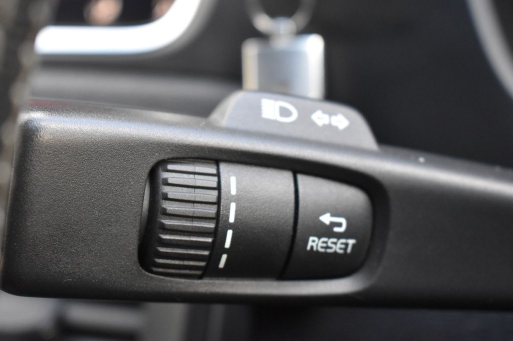 Used Volvo V40 2019 for sale - 76698249: Photo 18