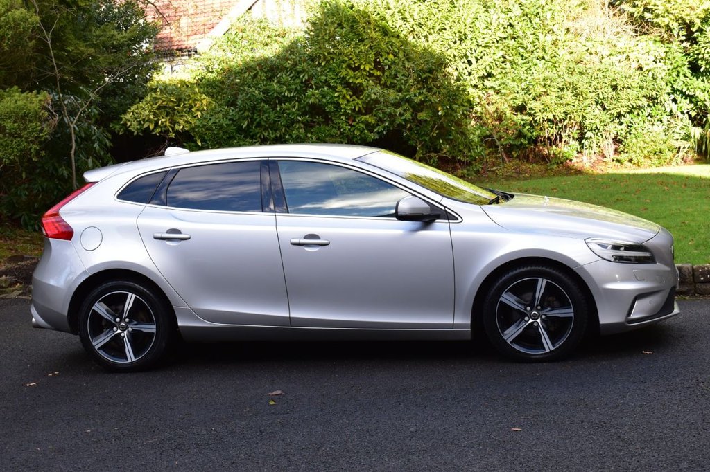 Used Volvo V40 2019 for sale - 76698249: Photo 2