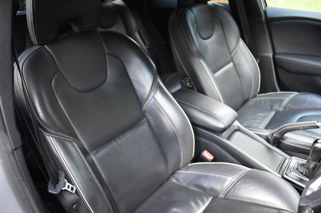 Used Volvo V40 2019 for sale - 76698249: Photo 21