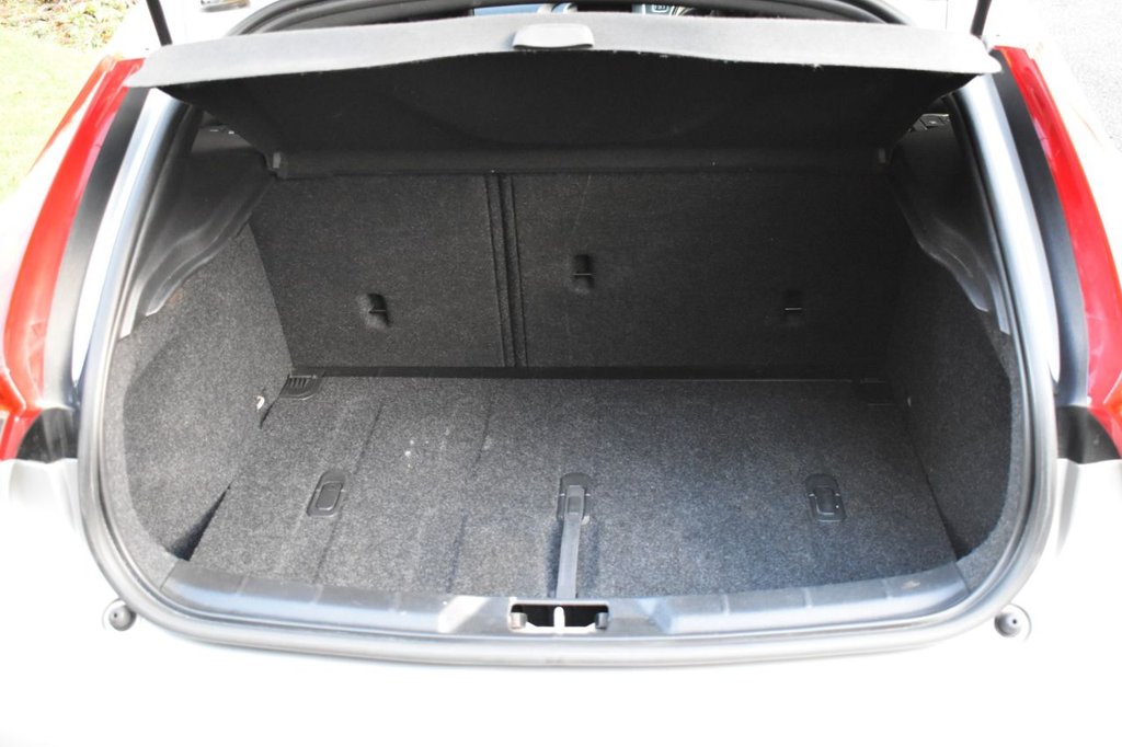 Used Volvo V40 2019 for sale - 76698249: Photo 22