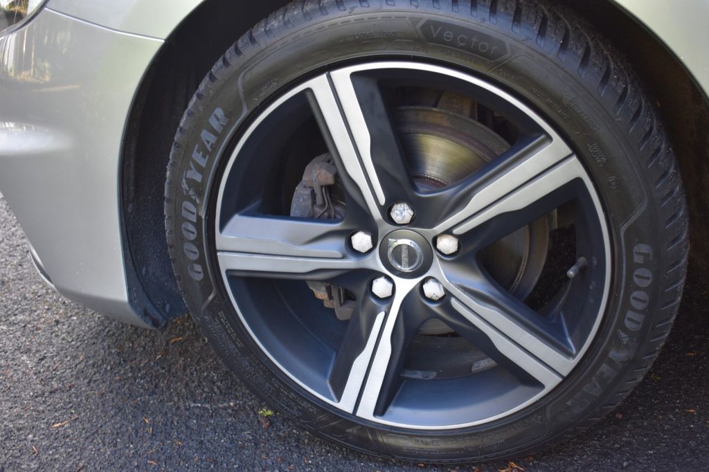 Used Volvo V40 2019 for sale - 76698249: Photo 32