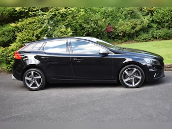 Used Volvo V40 2016 for sale - 75502574: Photo