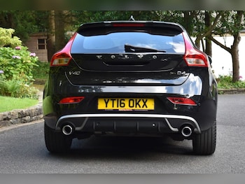 Used Volvo V40 2016 for sale - 75502574: Photo