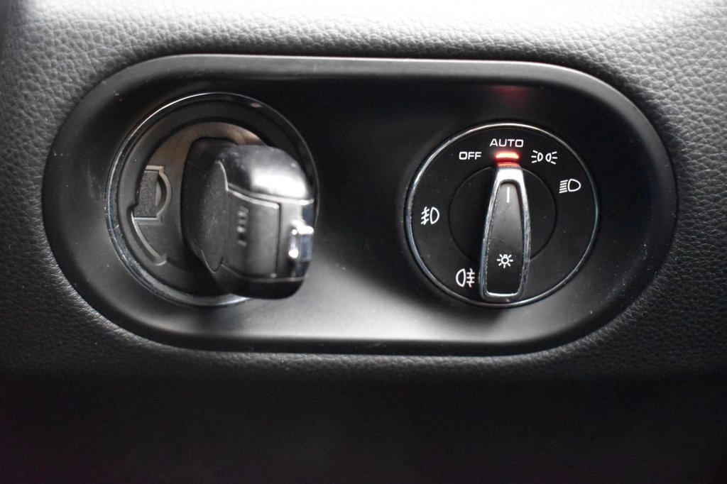 Used Porsche Macan 2015 for sale - 76469562: Photo 16