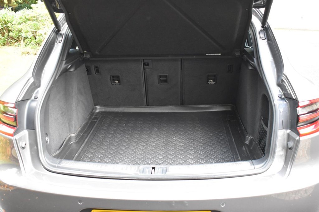 Used Porsche Macan 2015 for sale - 76469562: Photo 24