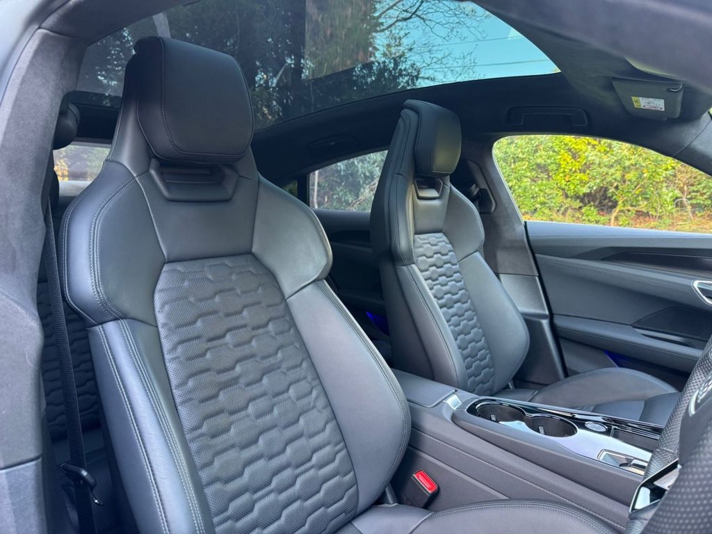 Used Audi e-tron GT 2023 for sale - 76642881: Photo 8