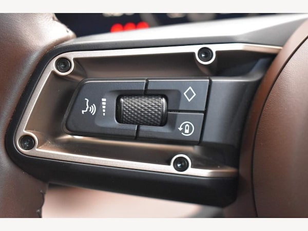 Used Porsche Taycan 2020 for sale - 74675689: Photo 30