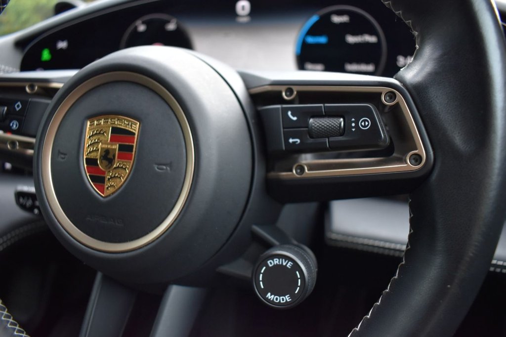 Used Porsche Taycan 2022 for sale - 76367629: Photo 14