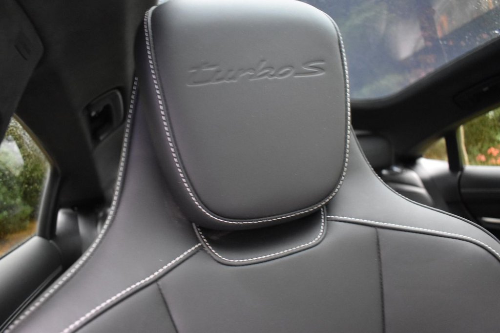 Used Porsche Taycan 2022 for sale - 76367629: Photo 19