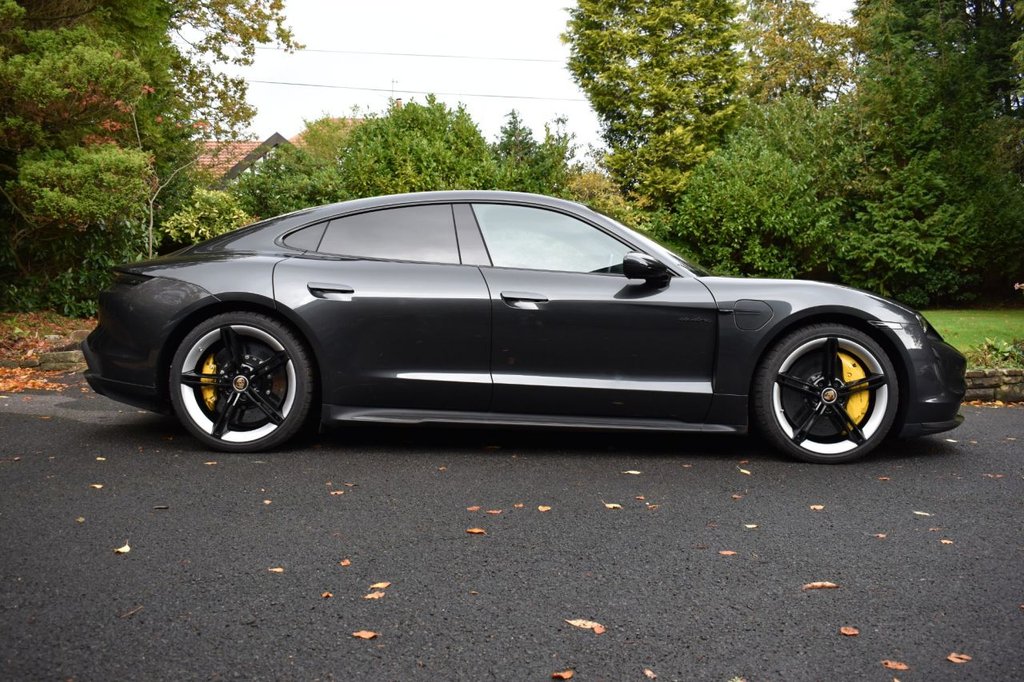 Used Porsche Taycan 2022 for sale - 76367629: Photo 2