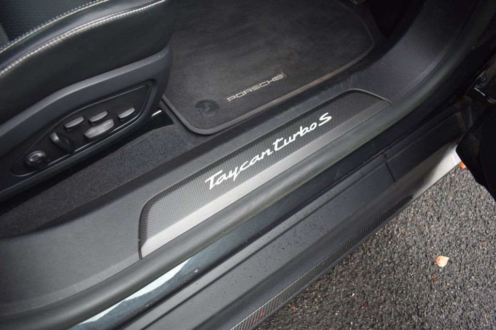 Used Porsche Taycan 2022 for sale - 76367629: Photo 23