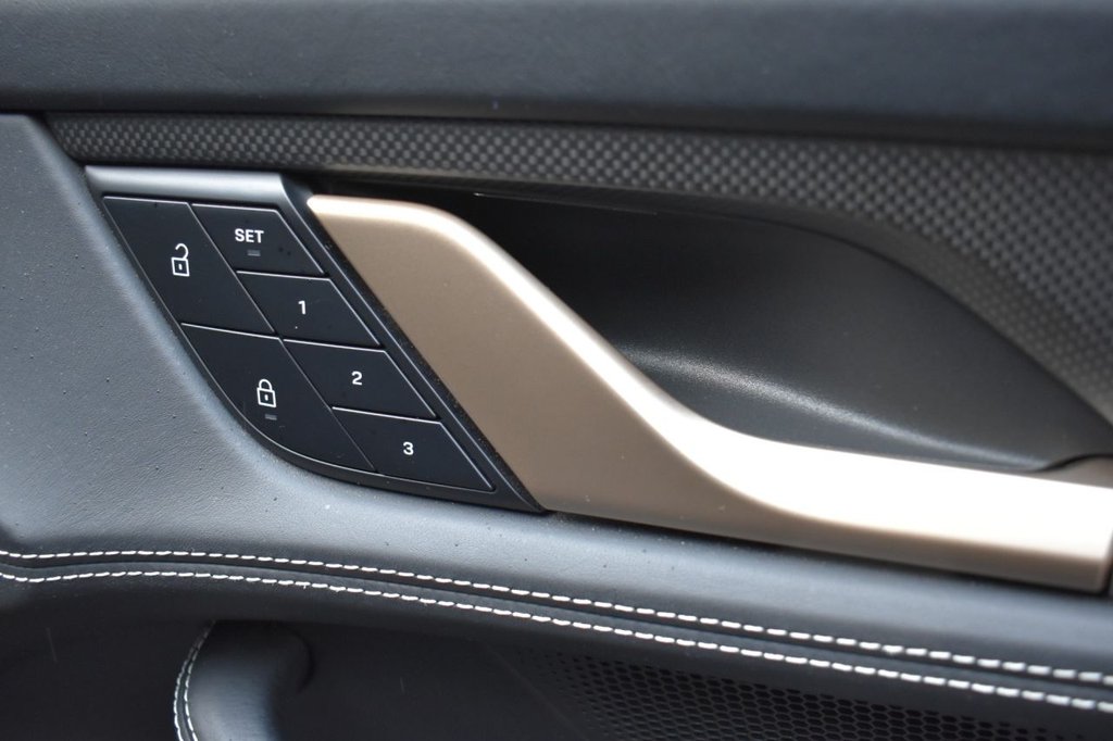 Used Porsche Taycan 2022 for sale - 76367629: Photo 24