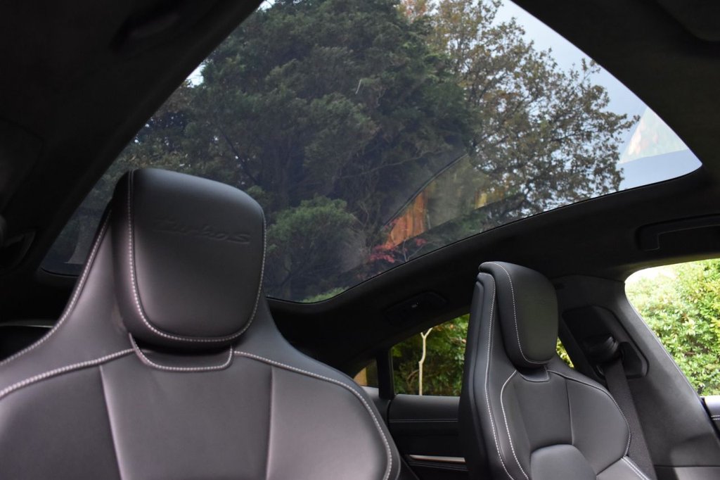 Used Porsche Taycan 2022 for sale - 76367629: Photo 6