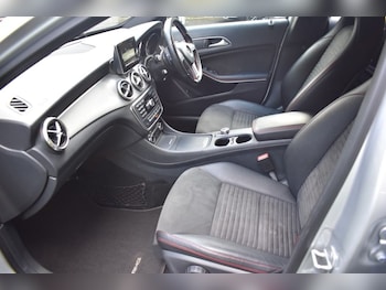 Used Mercedes-Benz GLA 2015 for sale - 76923428: Photo