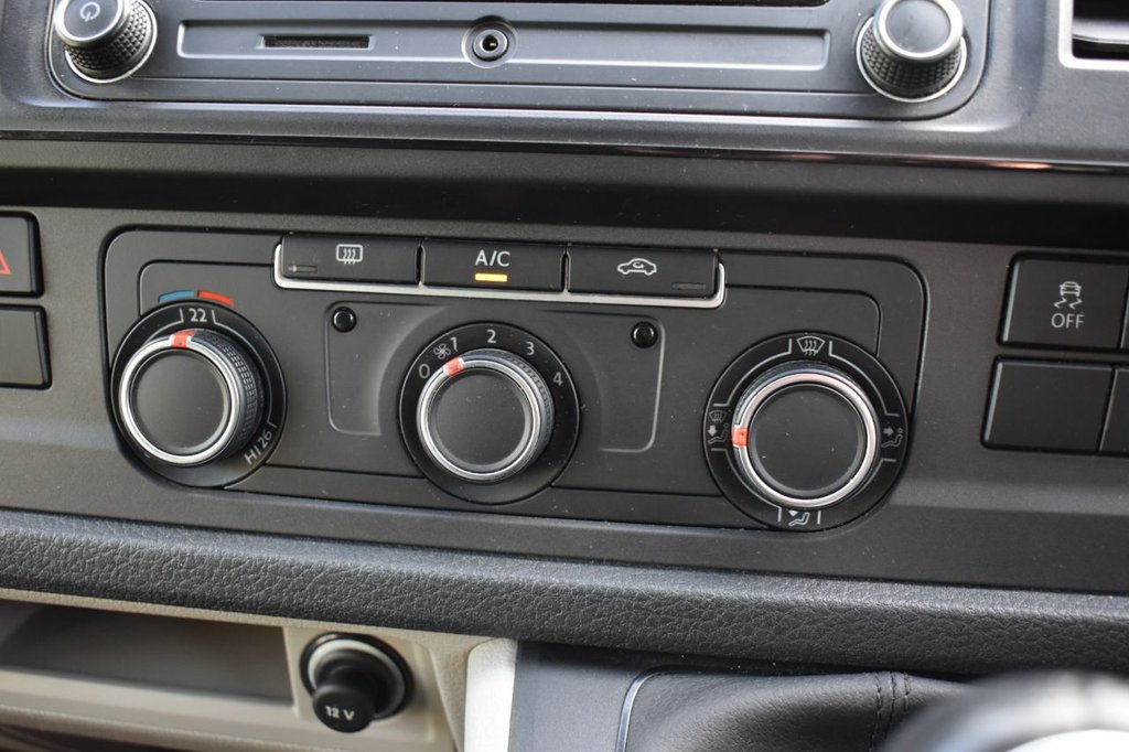 Used Volkswagen Transporter 2018 for sale - 76848289: Photo 14